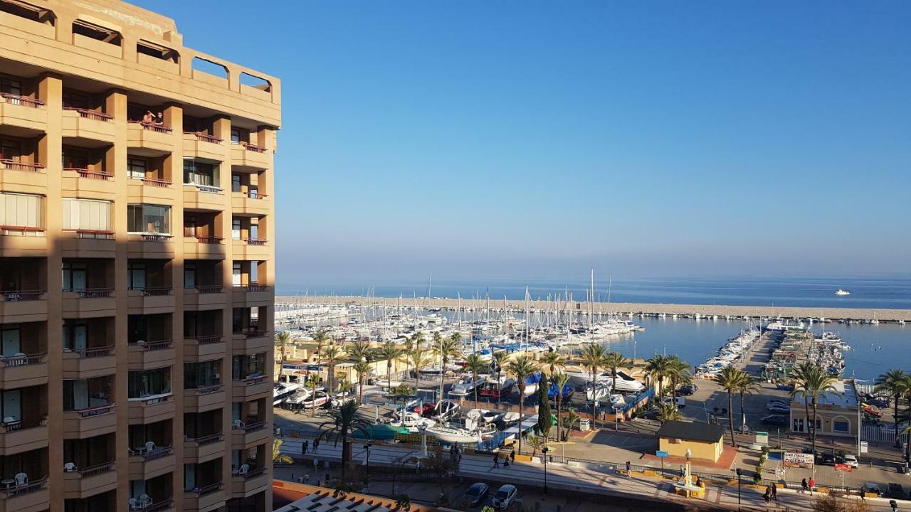 Seafront Luxury Studio In Las Palmeras Hotel 푸엔히롤라 외부 사진